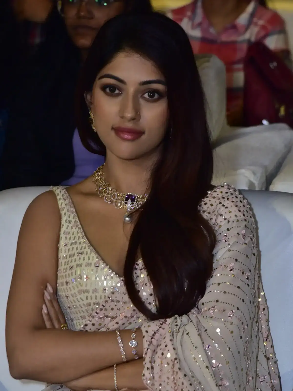 ANU EMMANUEL IN BEAUTIFUL WHITE SAREE SLEEVELESS BLOUSE 6